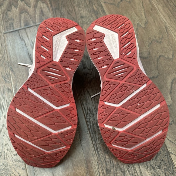 Women’s Brooks Levitate Stealthfit six size 7 pink and red - Picture 11 of 13